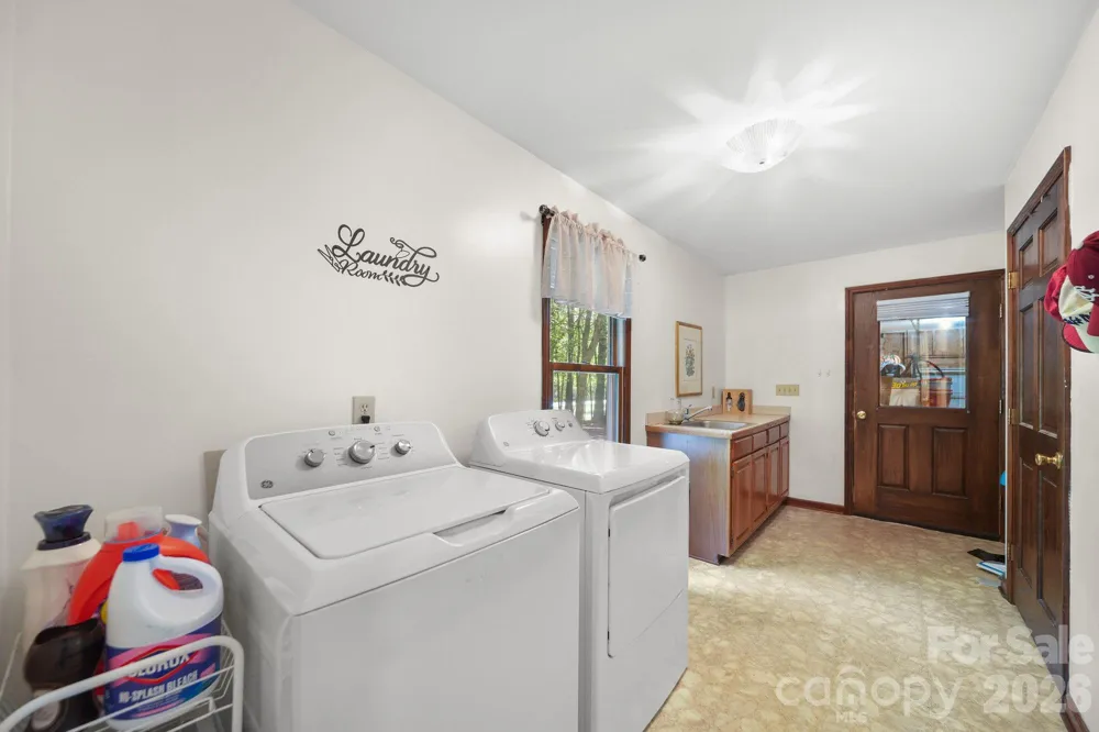 832 Old Cedar Circle York, SC 29745
