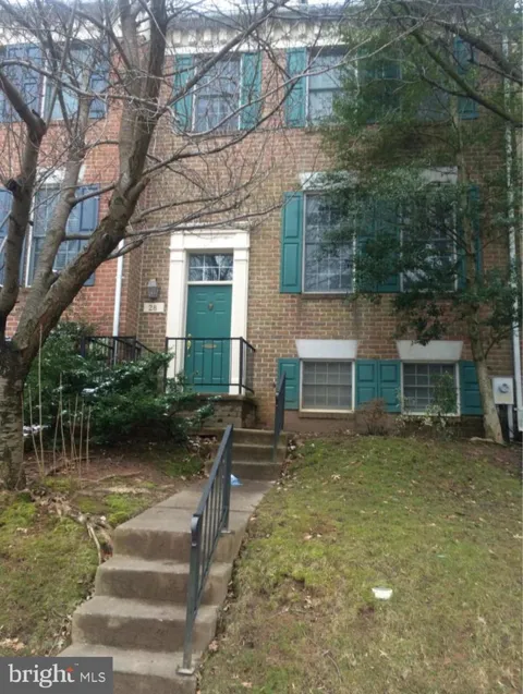 28 TENBY COURT
