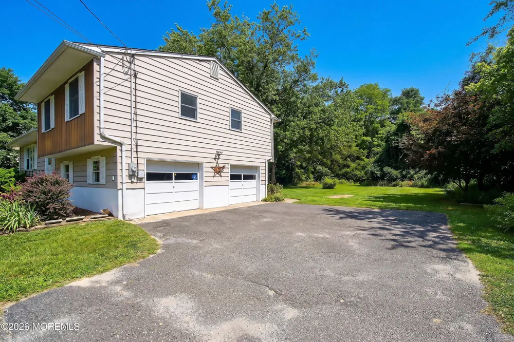 81 Ford Road Howell, NJ 07731