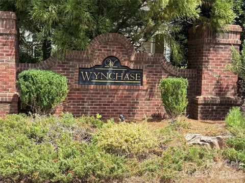2505 Mullis Lane
