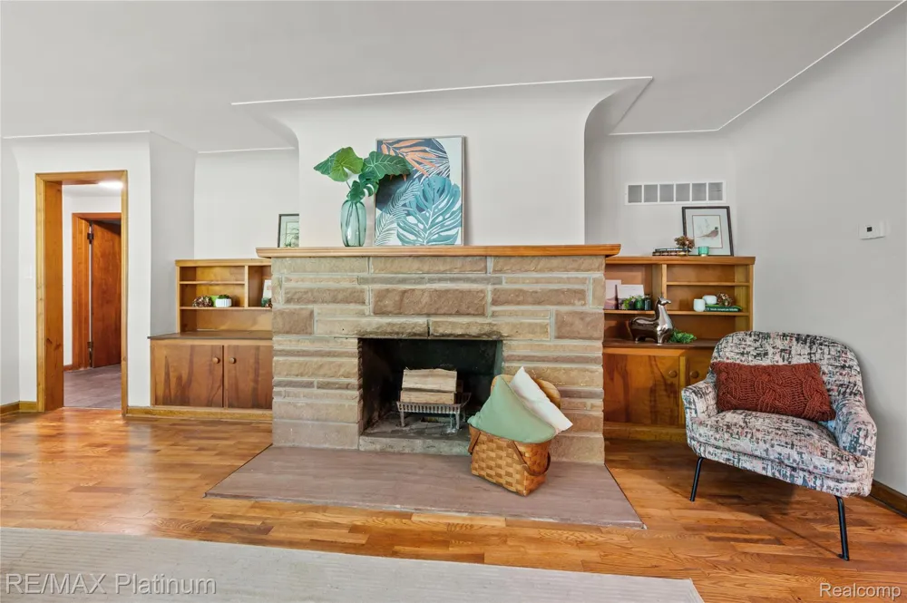 640 Adelaide Street Fenton City, MI 48430