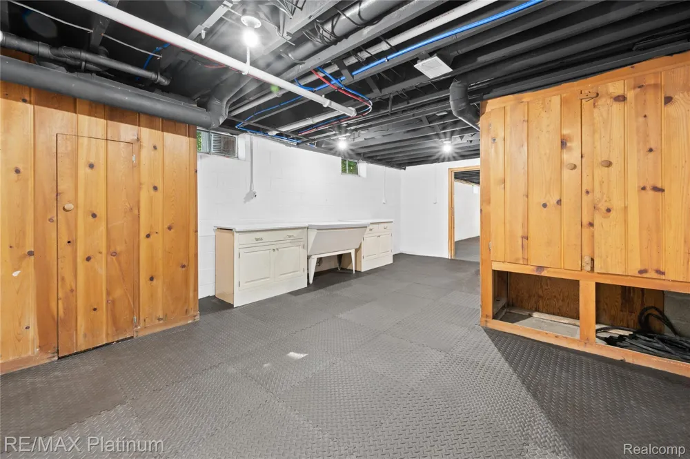 640 Adelaide Street Fenton City, MI 48430
