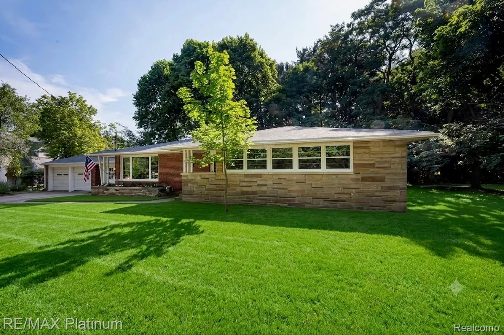 640 Adelaide Street Fenton City, MI 48430