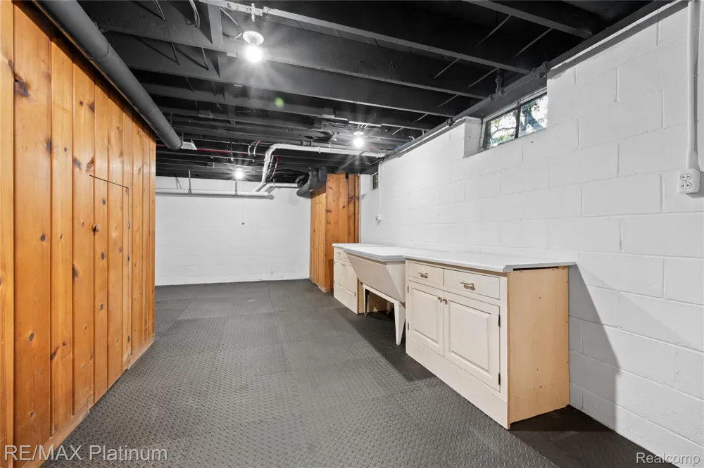 640 Adelaide Street Fenton City, MI 48430