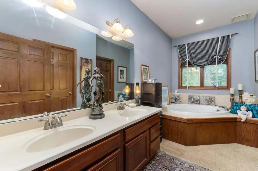 91 Country Hills Marshall, MI 49068