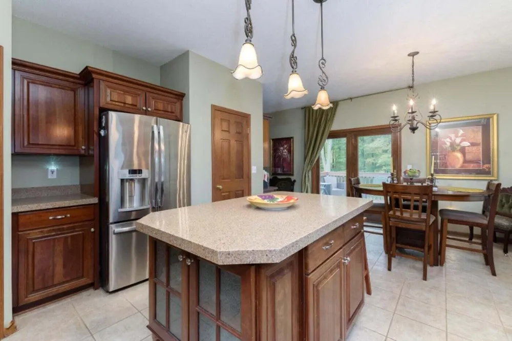 91 Country Hills Marshall, MI 49068