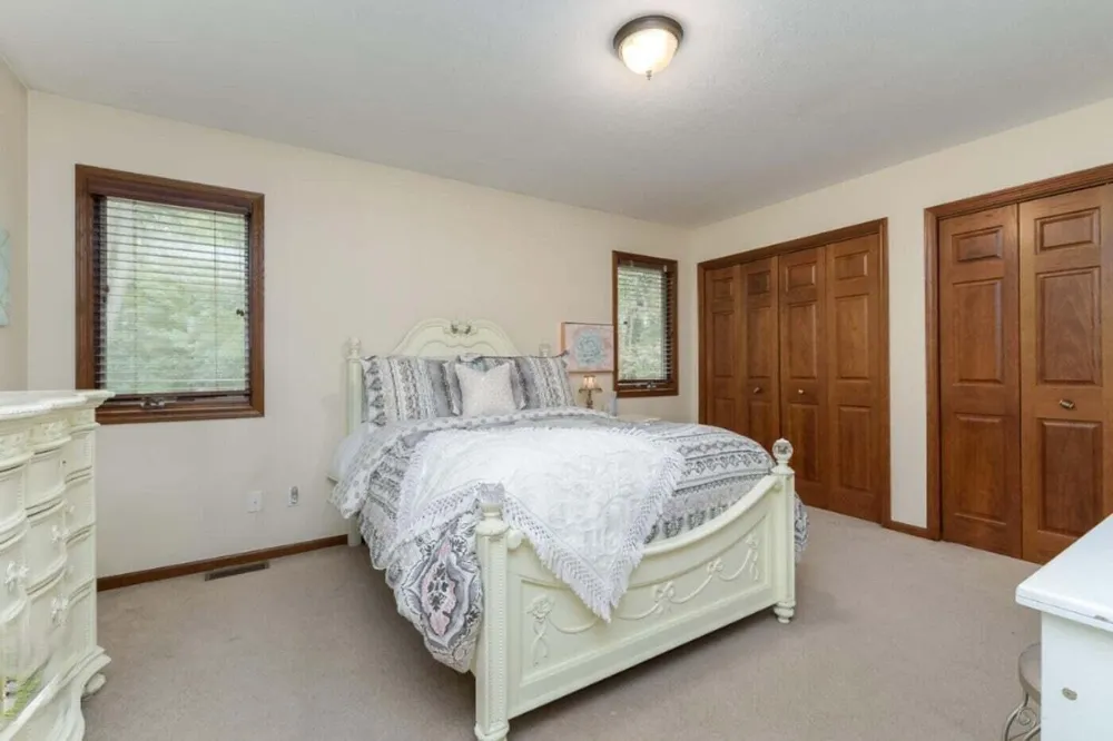 91 Country Hills Marshall, MI 49068