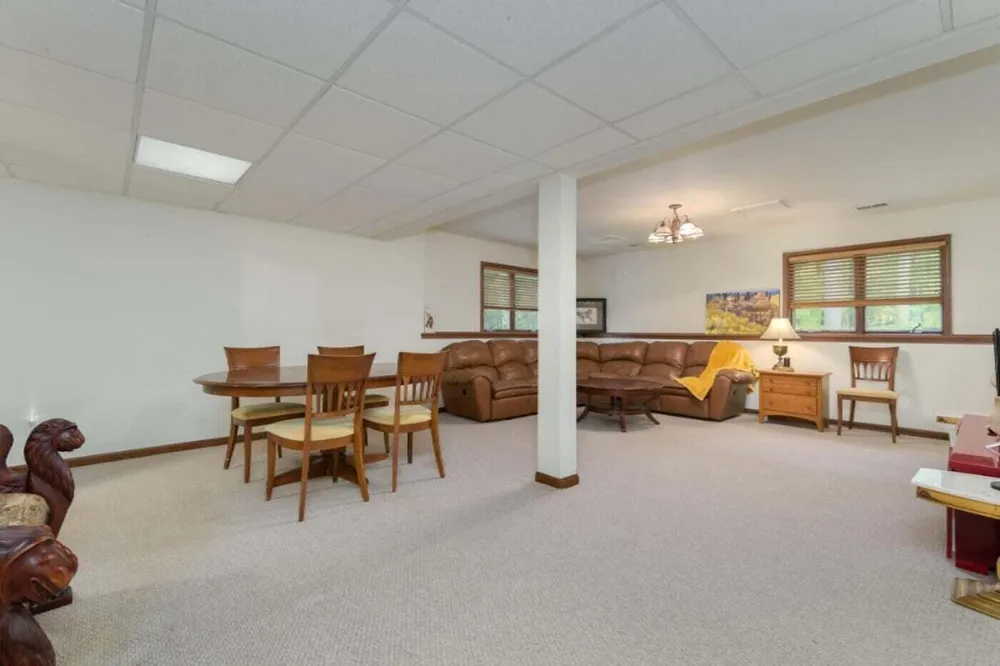 91 Country Hills Marshall, MI 49068