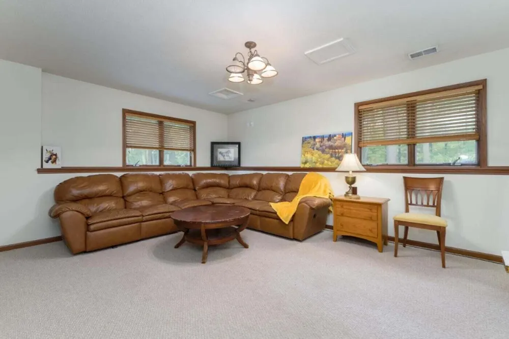 91 Country Hills Marshall, MI 49068