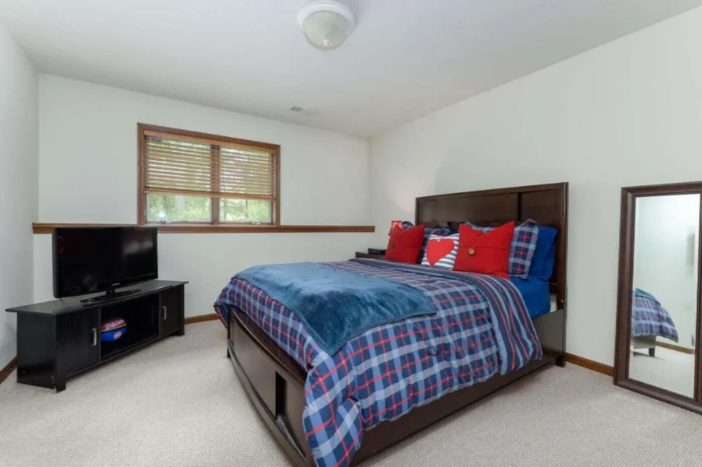 91 Country Hills Marshall, MI 49068