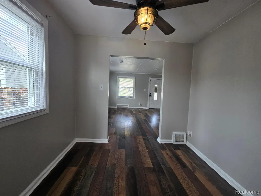 13009 Castle Street Southgate City, MI 48195