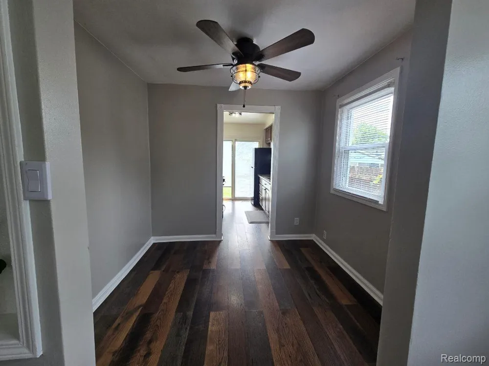 13009 Castle Street Southgate City, MI 48195