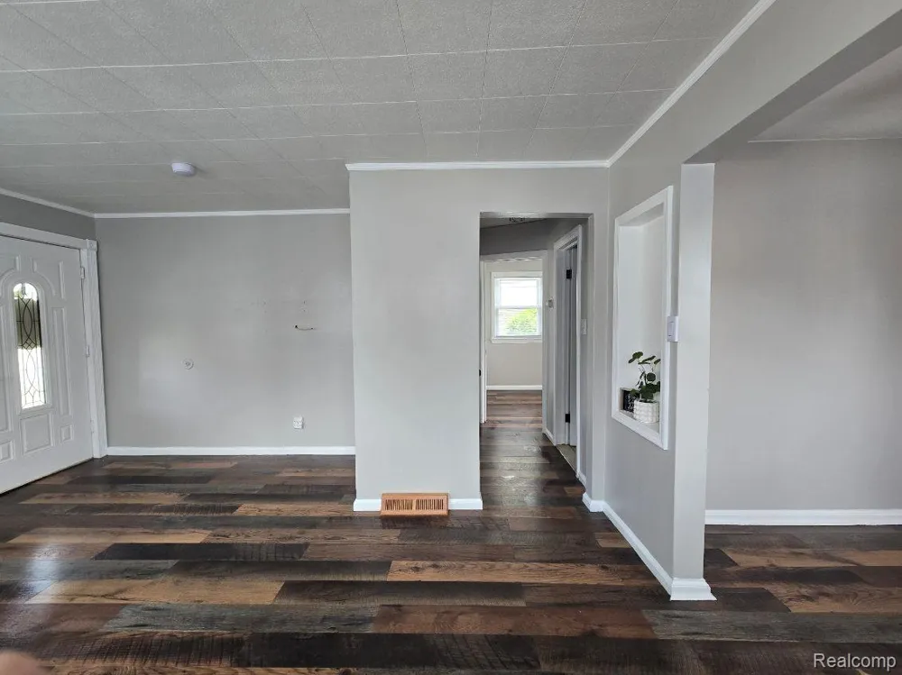 13009 Castle Street Southgate City, MI 48195