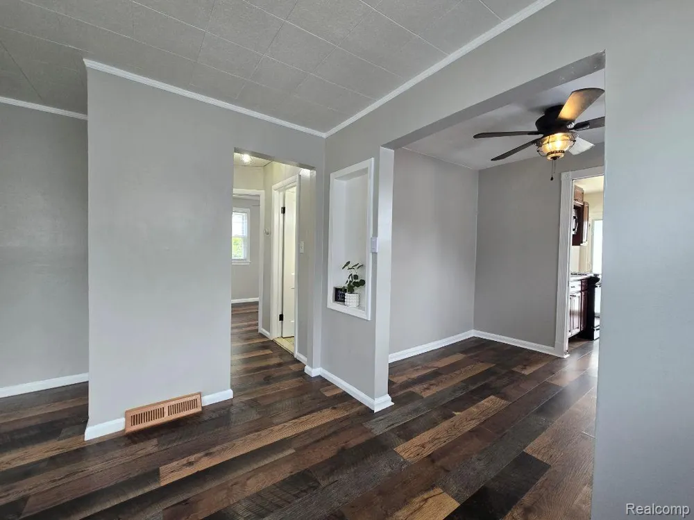 13009 Castle Street Southgate City, MI 48195