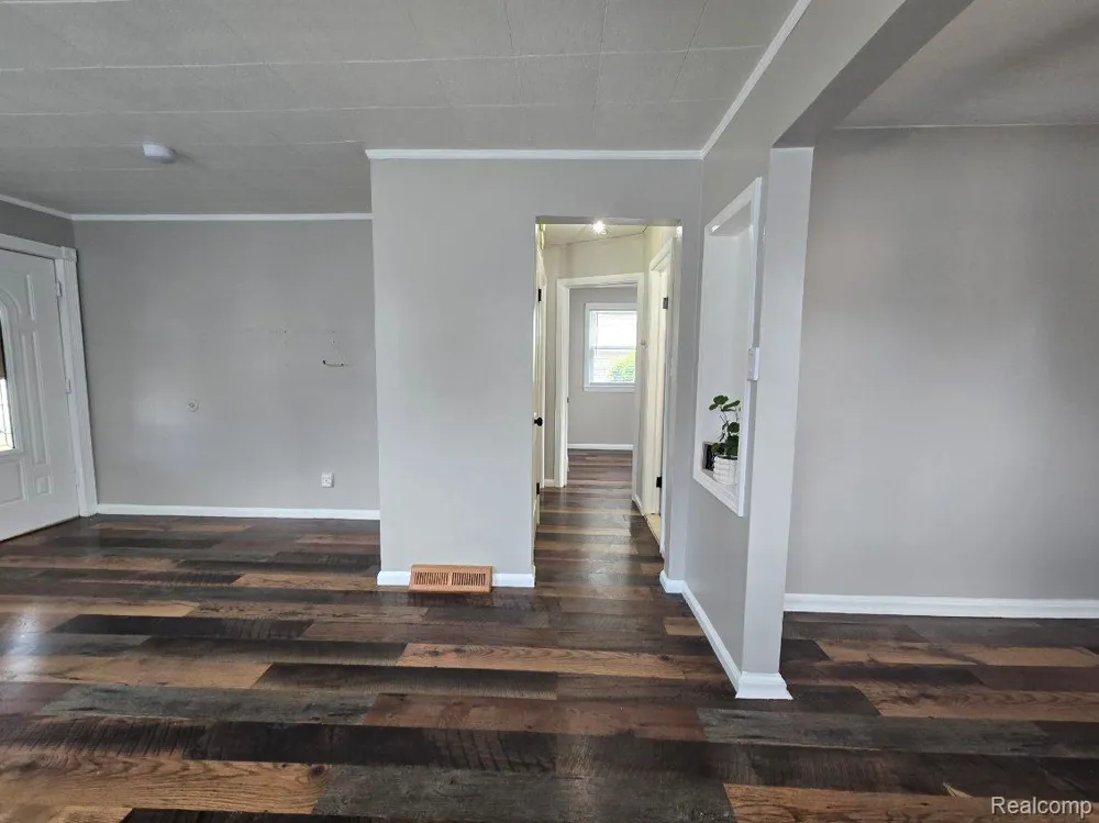 13009 Castle Street Southgate City, MI 48195
