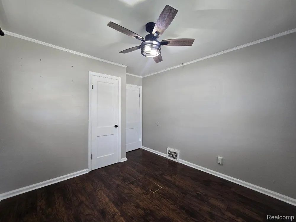13009 Castle Street Southgate City, MI 48195