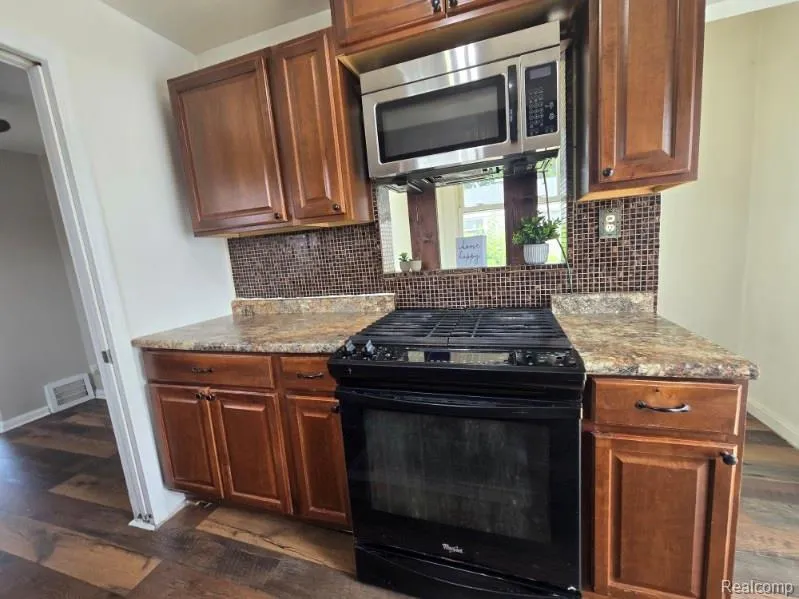 13009 Castle Street Southgate City, MI 48195