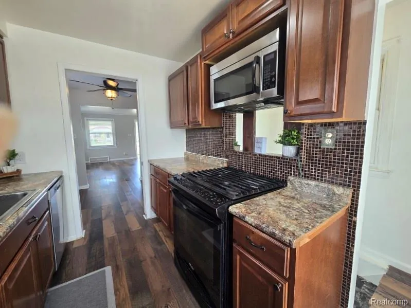 13009 Castle Street Southgate City, MI 48195