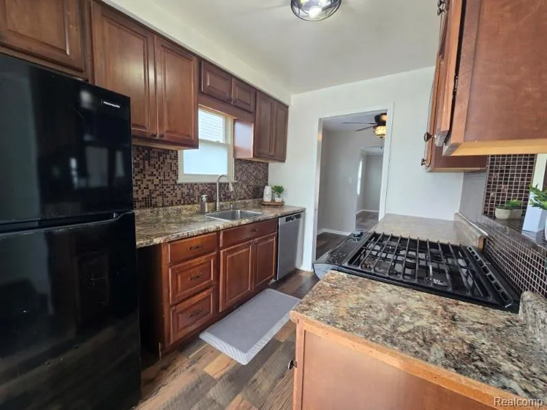 13009 Castle Street Southgate City, MI 48195