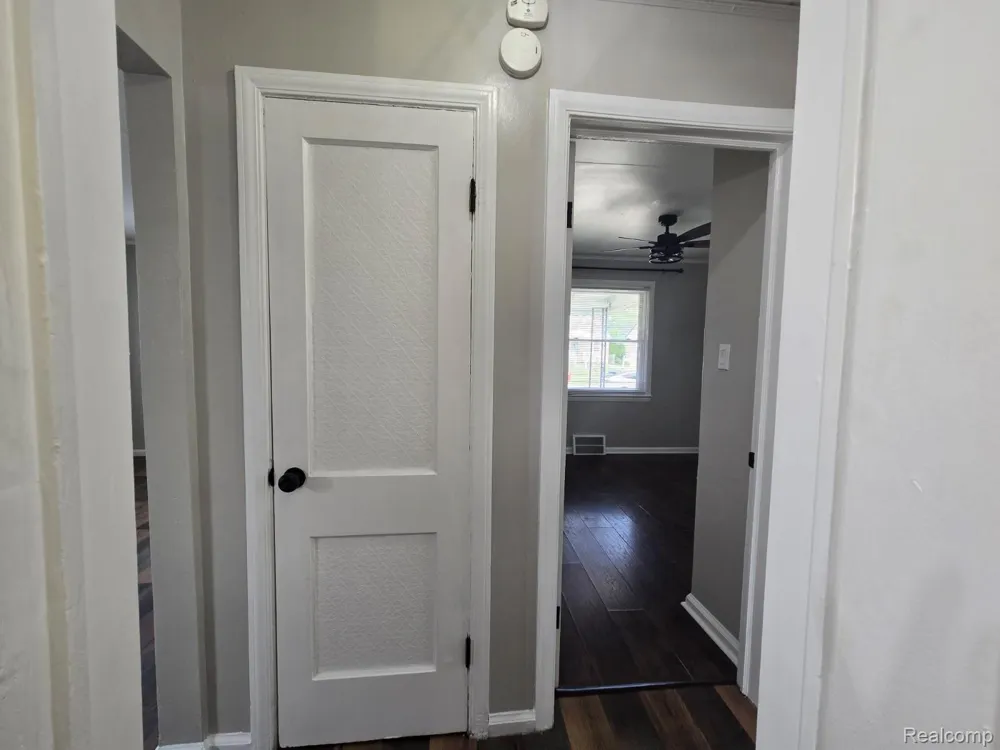 13009 Castle Street Southgate City, MI 48195