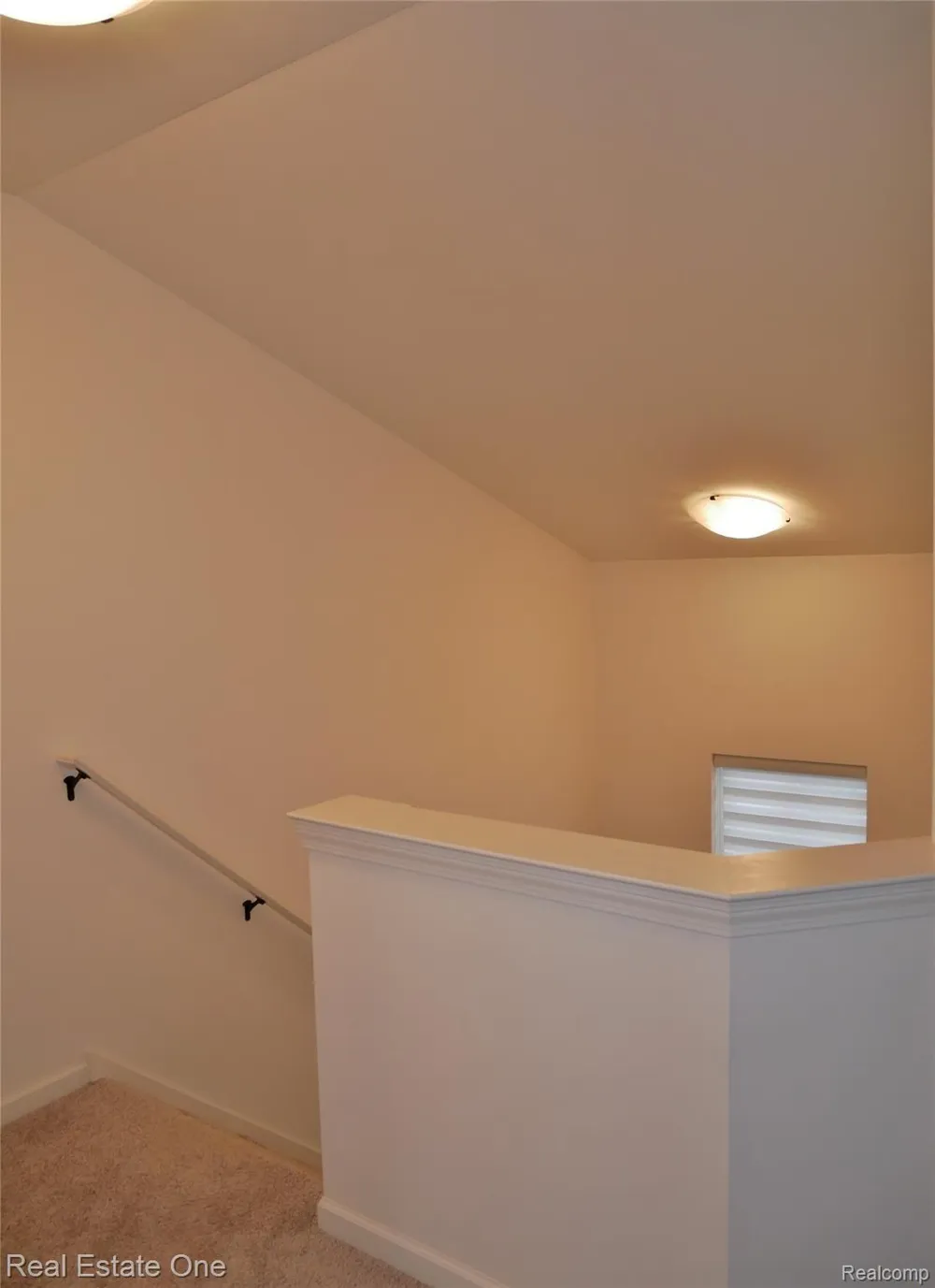 4637 BRADLEY CIRCLE Troy City, MI 48085