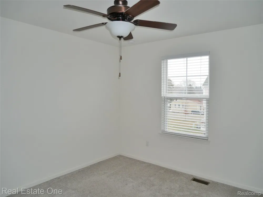 4637 BRADLEY CIRCLE Troy City, MI 48085