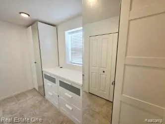 4637 BRADLEY CIRCLE Troy City, MI 48085