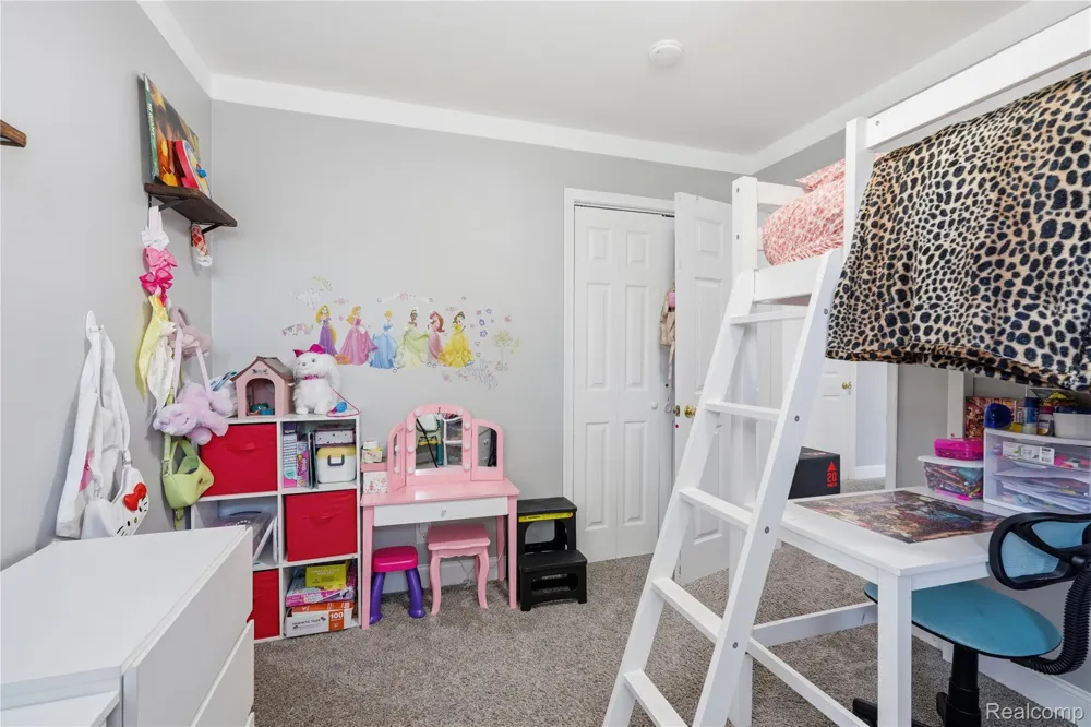 18004 Holland Avenue Eastpointe City, MI 48021