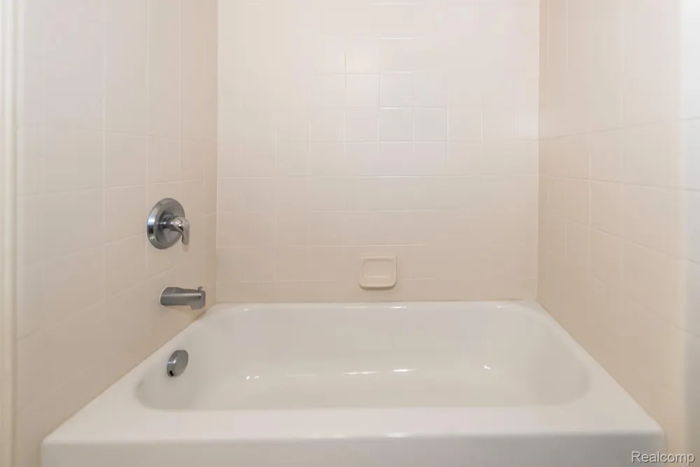 5738 Wellesley Lane Pittsfield Charter Township, MI 48197
