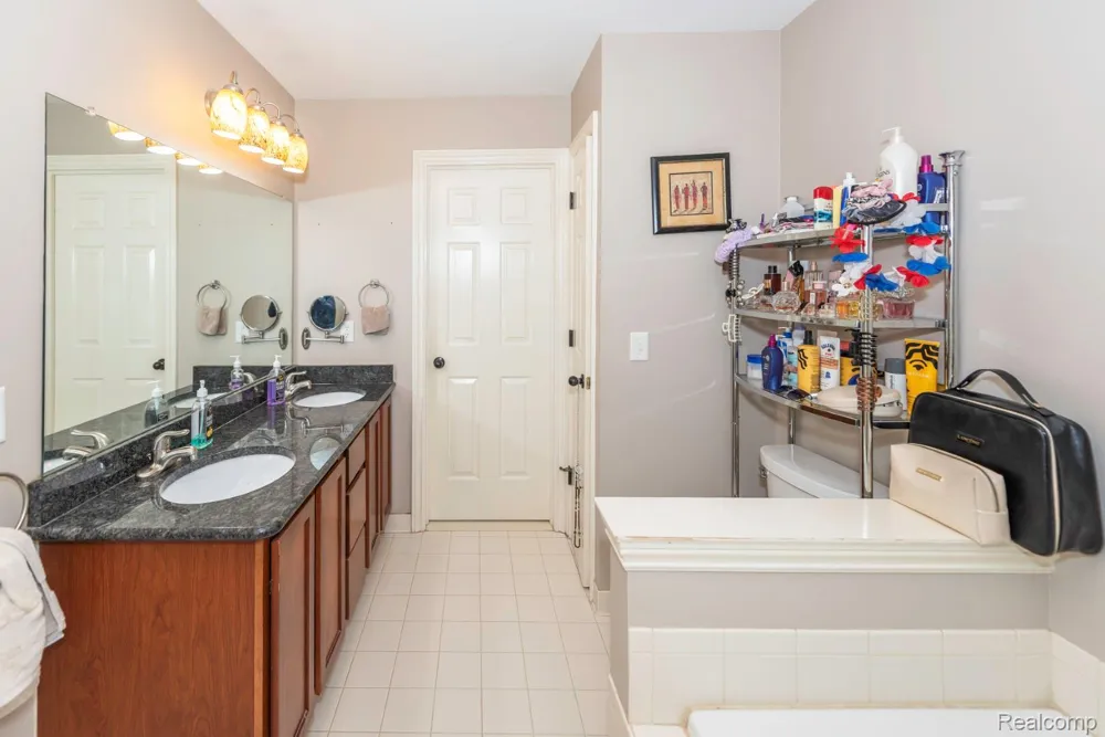 5738 Wellesley Lane Pittsfield Charter Township, MI 48197