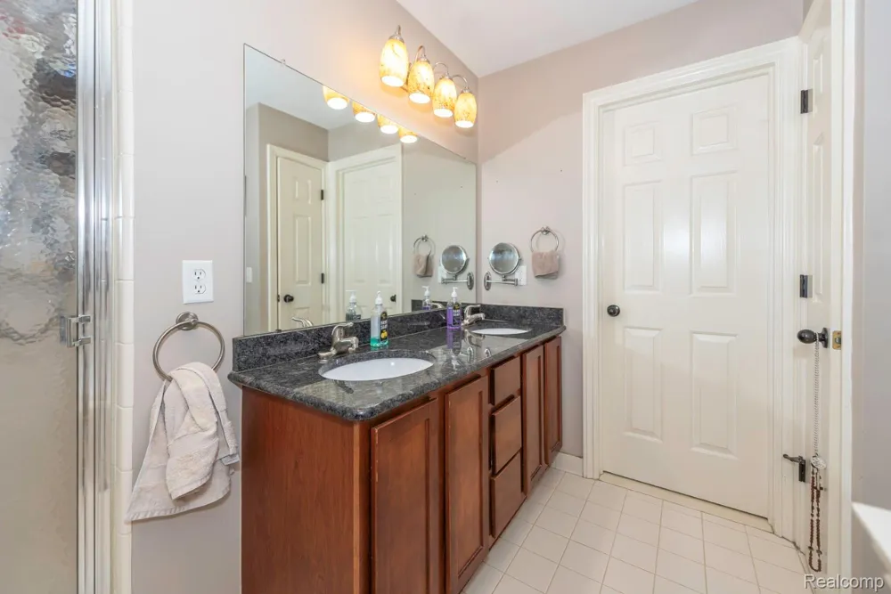 5738 Wellesley Lane Pittsfield Charter Township, MI 48197