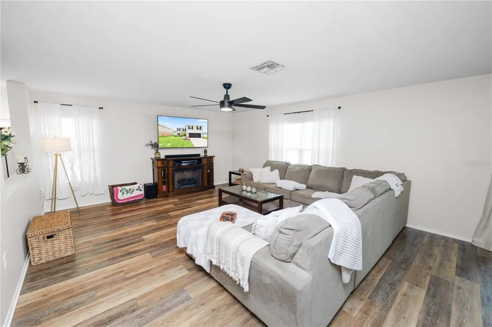 4188 FESTIVAL POINTE BOULEVARD Mulberry, FL 33860