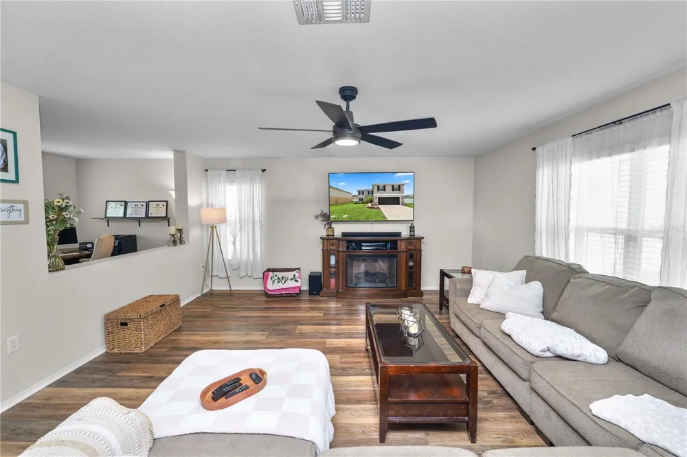 4188 FESTIVAL POINTE BOULEVARD Mulberry, FL 33860