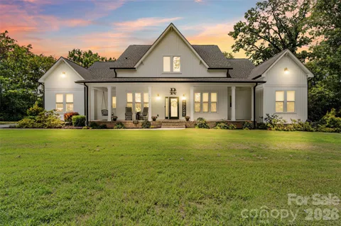 1421 Hamilton Crossroads Road
