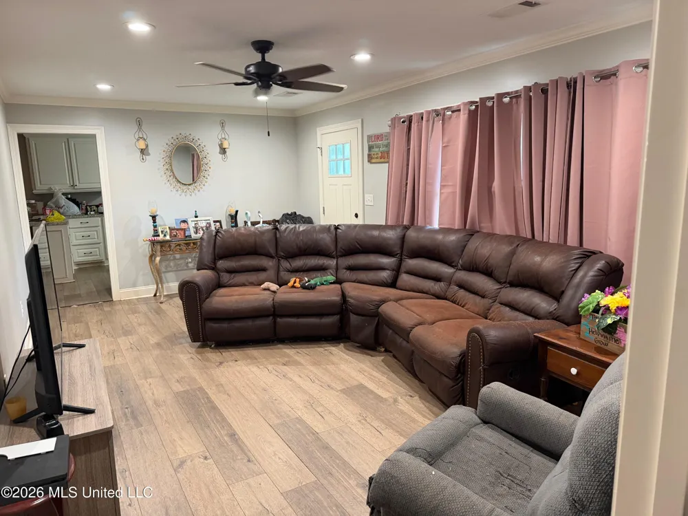 326 SW 2nd Street Magee, MS 39111