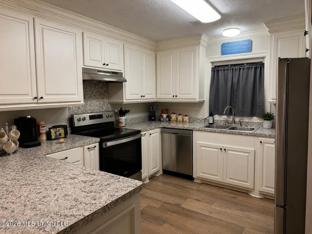326 SW 2nd Street Magee, MS 39111