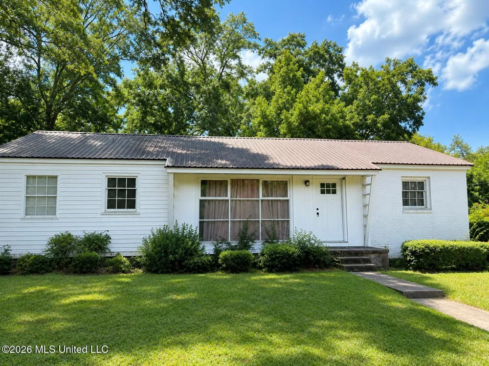 326 SW 2nd Street Magee, MS 39111