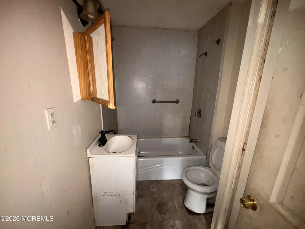 57 Lakewood Avenue Keansburg, NJ 07734