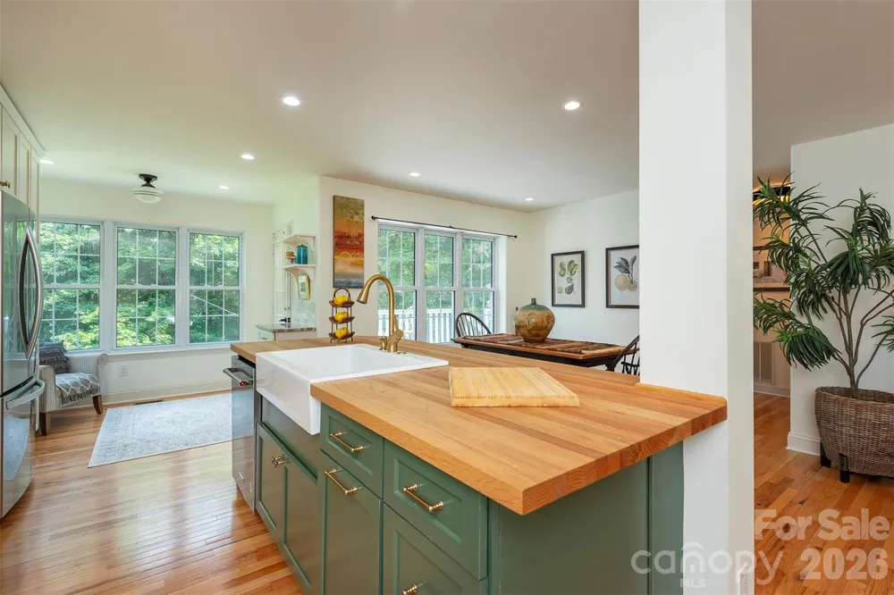 90 Pine Forest Drive Weaverville, NC 28787