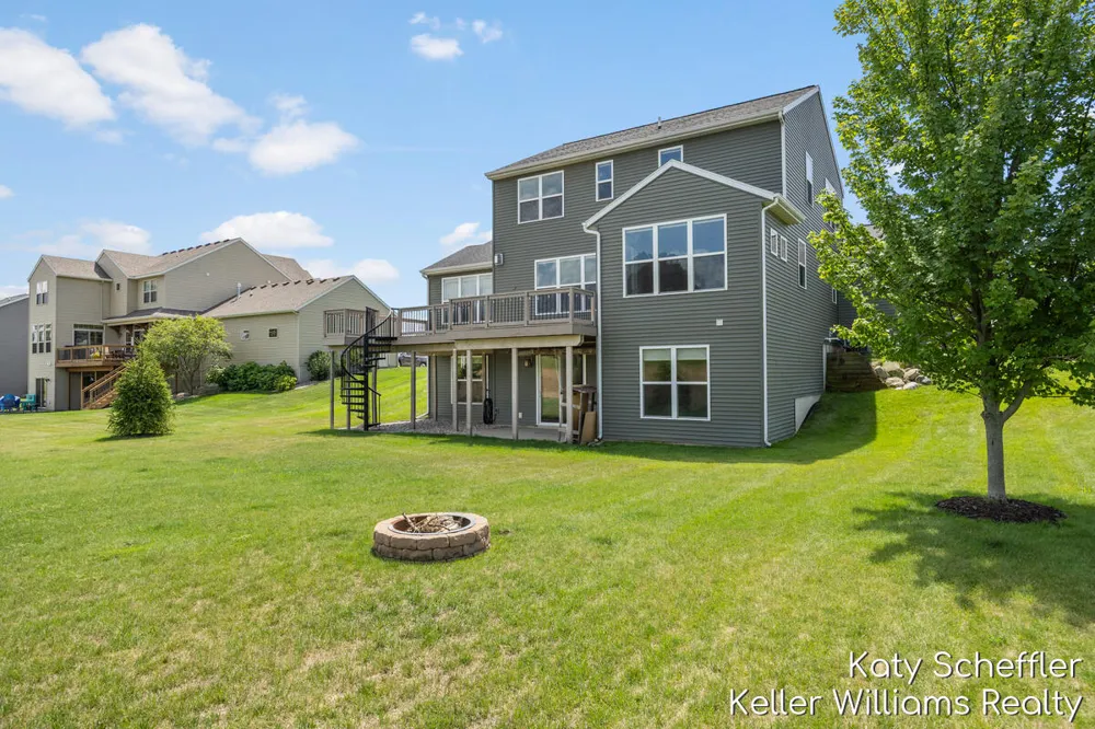 4109 Boulder View Drive NE Belmont, MI 49306