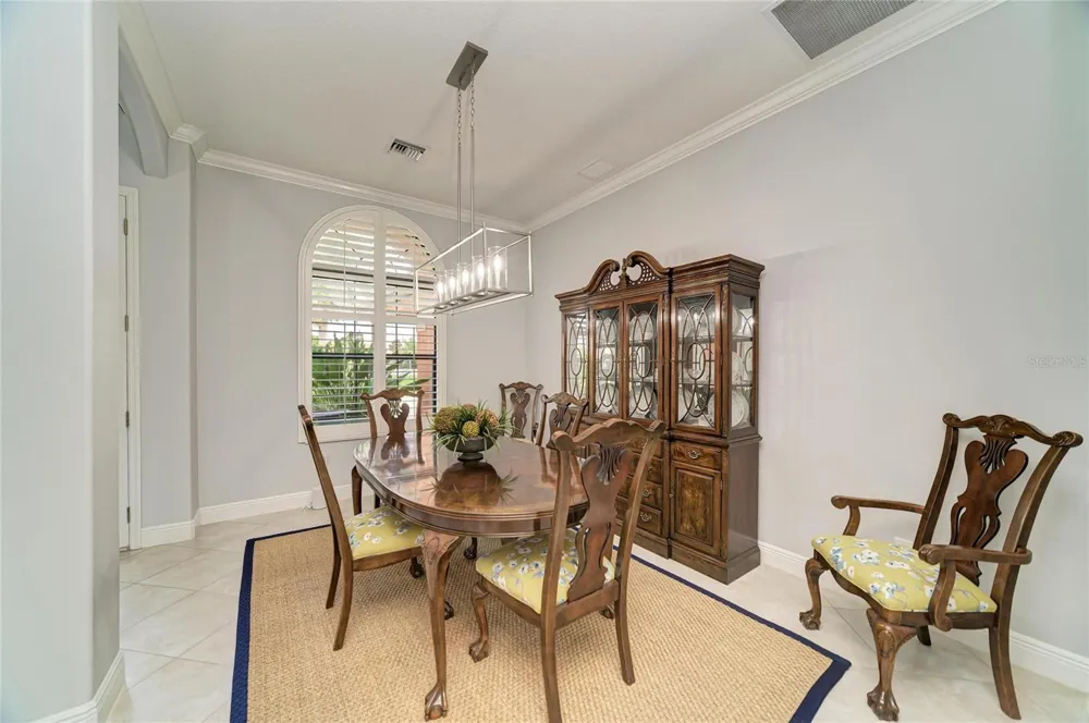 545 MAST DRIVE Bradenton, FL 34208