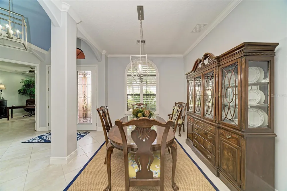 545 MAST DRIVE Bradenton, FL 34208