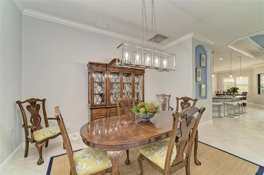 545 MAST DRIVE Bradenton, FL 34208