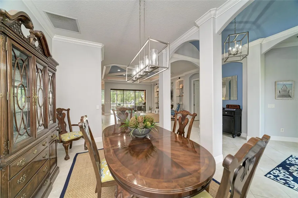 545 MAST DRIVE Bradenton, FL 34208