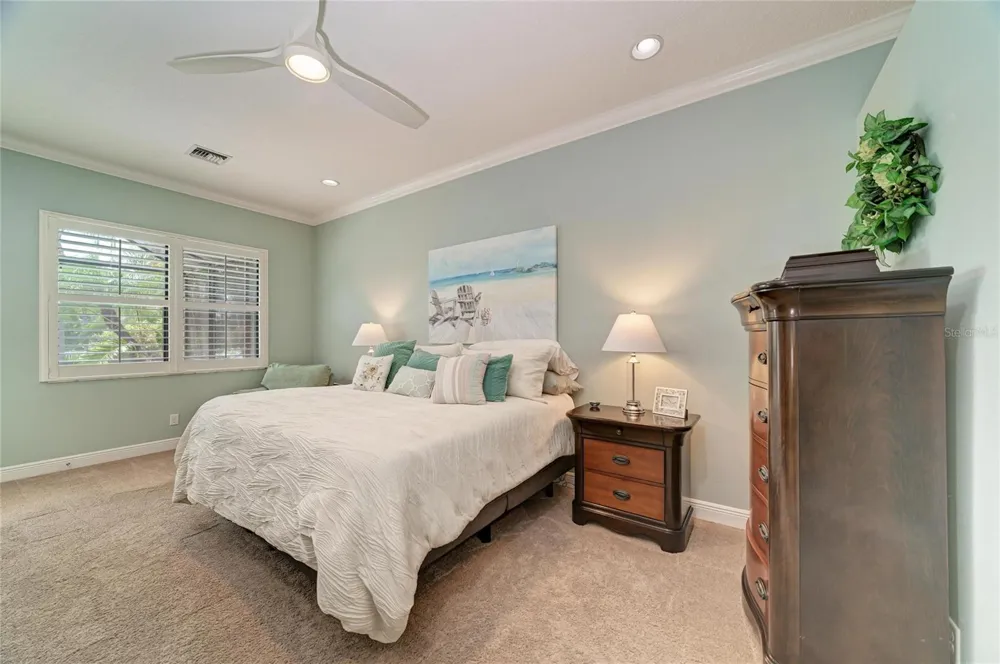 545 MAST DRIVE Bradenton, FL 34208