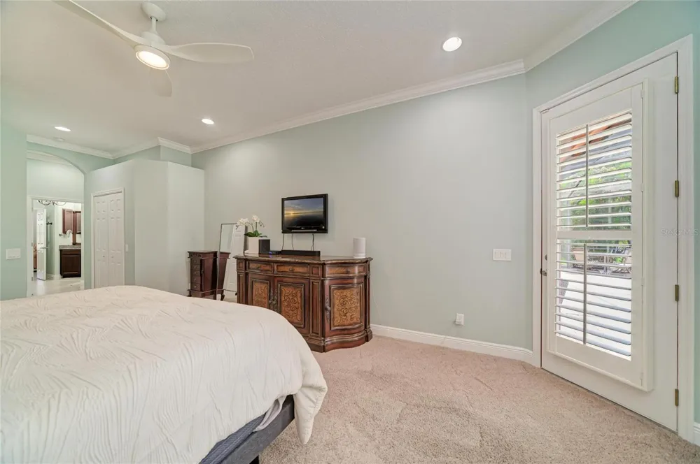 545 MAST DRIVE Bradenton, FL 34208