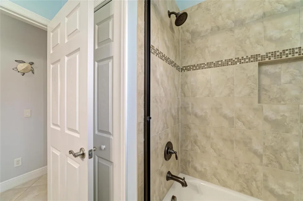 545 MAST DRIVE Bradenton, FL 34208