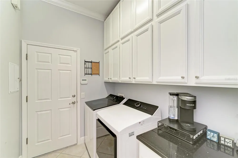 545 MAST DRIVE Bradenton, FL 34208