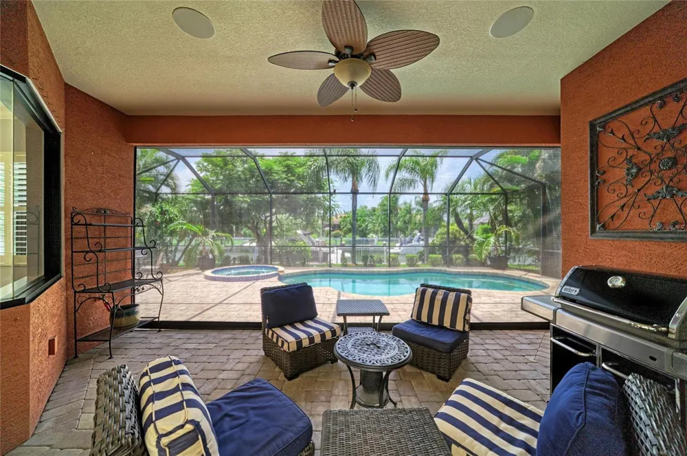 545 MAST DRIVE Bradenton, FL 34208