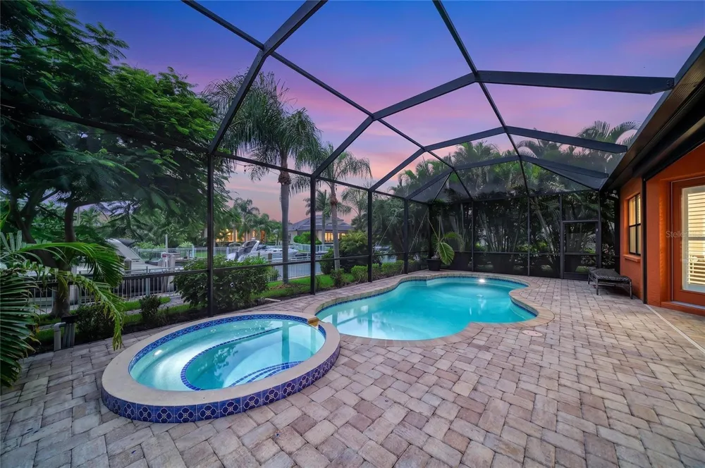 545 MAST DRIVE Bradenton, FL 34208